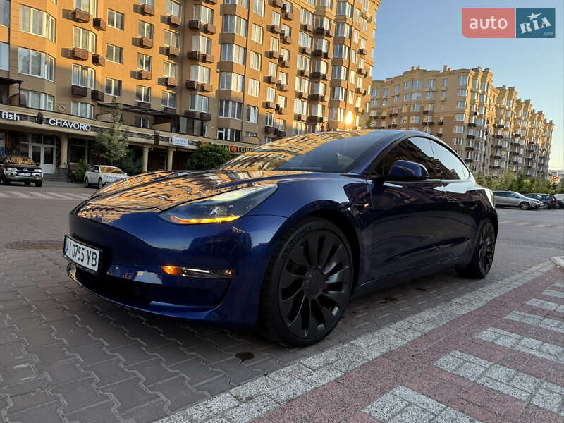 Седан Tesla Model 3 2021 в Києві