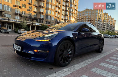 Седан Tesla Model 3 2021 в 