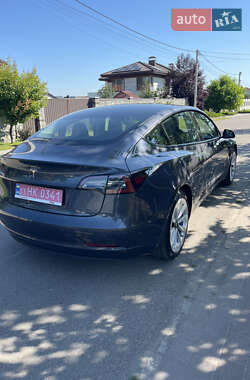 Седан Tesla Model 3 2023 в 