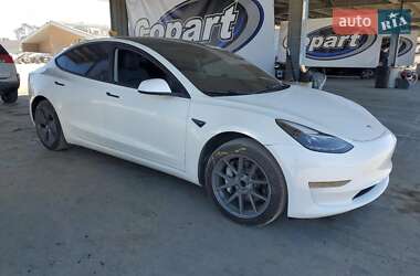 Седан Tesla Model 3 2023 в 