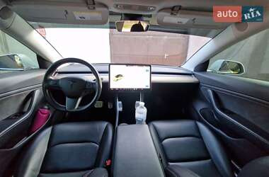 Седан Tesla Model 3 2019 в 