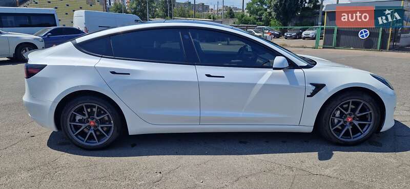 Седан Tesla Model 3 2022 в Києві