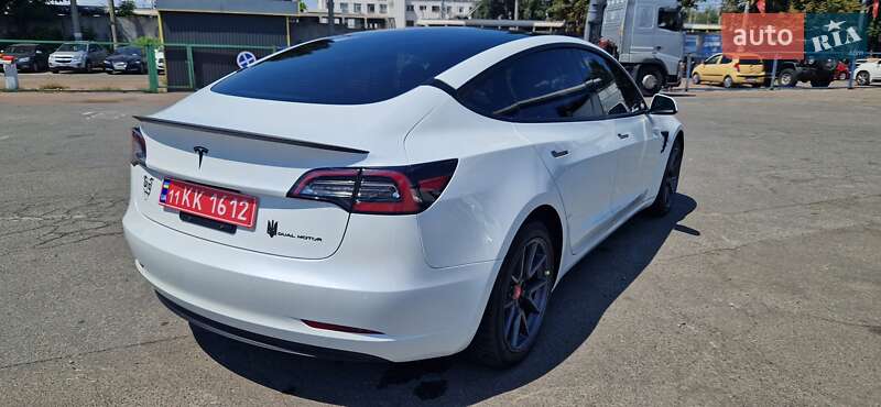Седан Tesla Model 3 2022 в Києві