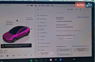 Седан Tesla Model 3 2022 в 