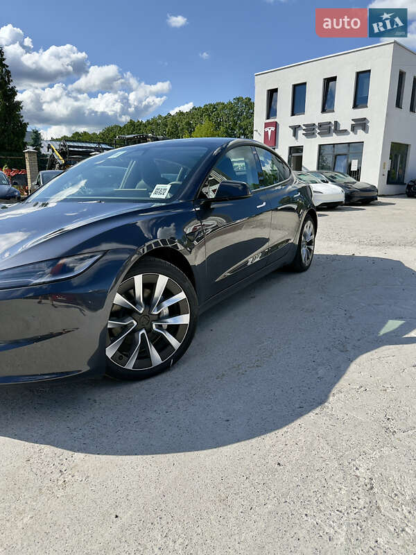 Седан Tesla Model 3 2024 в Виннице