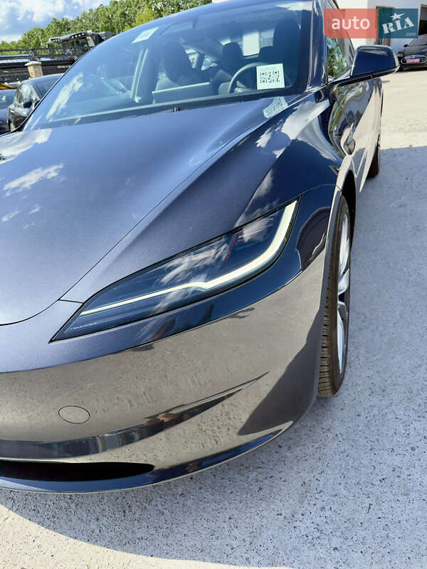 Седан Tesla Model 3 2024 в Виннице