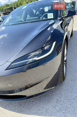 Седан Tesla Model 3 2024 в 
