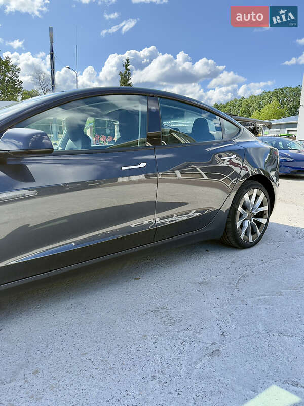 Седан Tesla Model 3 2024 в Виннице