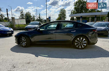 Седан Tesla Model 3 2024 в 