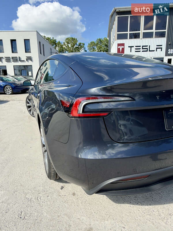 Седан Tesla Model 3 2024 в Виннице