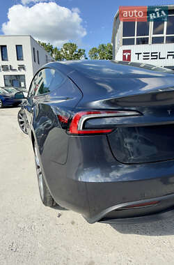 Седан Tesla Model 3 2024 в 