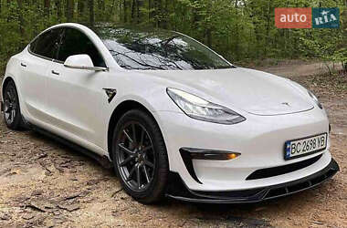 Седан Tesla Model 3 2020 в Киеве