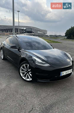 Седан Tesla Model 3 2019 в Львове