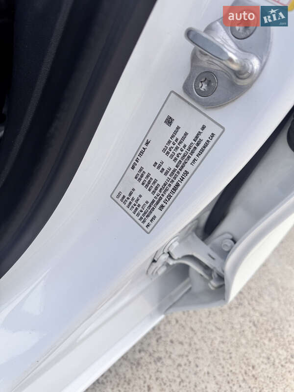 Седан Tesla Model 3 2021 в Вышгороде