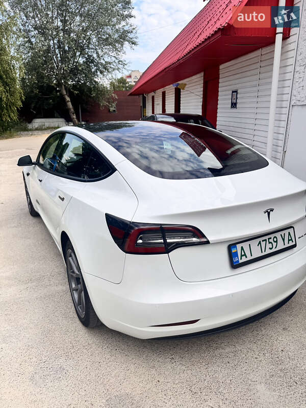 Седан Tesla Model 3 2021 в Вышгороде
