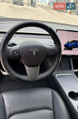 Седан Tesla Model 3 2022 в 