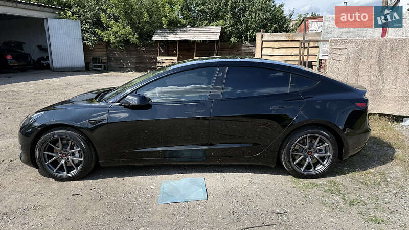 Седан Tesla Model 3 2021 в Києві
