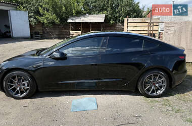 Седан Tesla Model 3 2021 в 