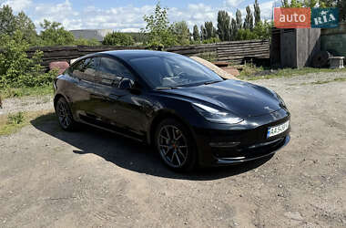 Седан Tesla Model 3 2021 в 