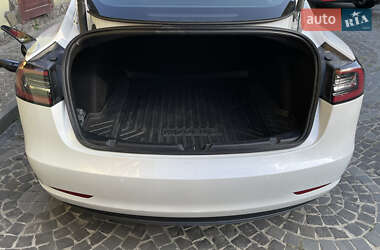 Седан Tesla Model 3 2021 в 