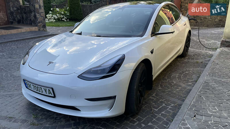 Tesla Model 3 2021