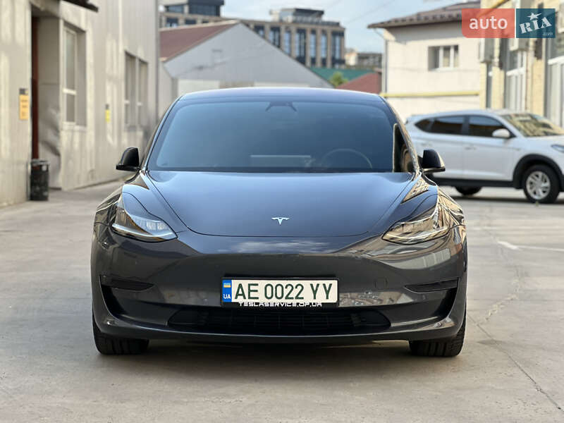 Седан Tesla Model 3 2019 в Киеве