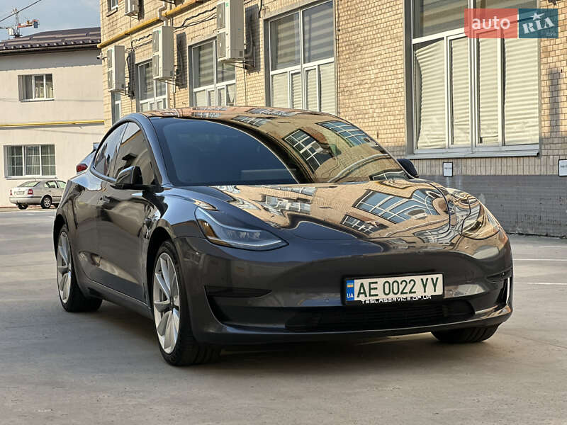 Седан Tesla Model 3 2019 в Киеве