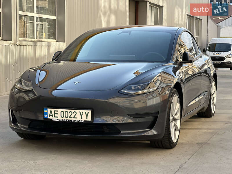 Седан Tesla Model 3 2019 в Киеве