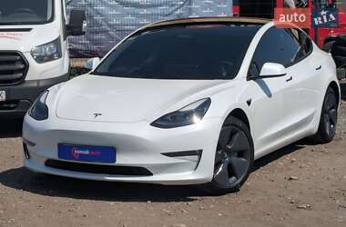 Седан Tesla Model 3 2021 в Киеве