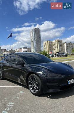 Седан Tesla Model 3 2021 в 