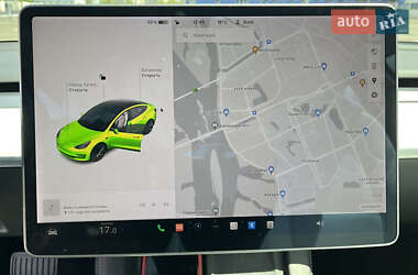 Седан Tesla Model 3 2021 в 