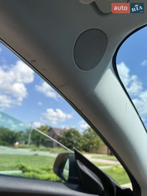 Седан Tesla Model 3 2021 в Сумах