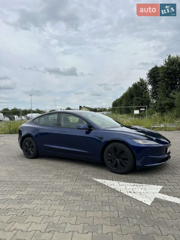 Седан Tesla Model 3 2024 в Луцьку