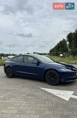 Седан Tesla Model 3 2024 в 