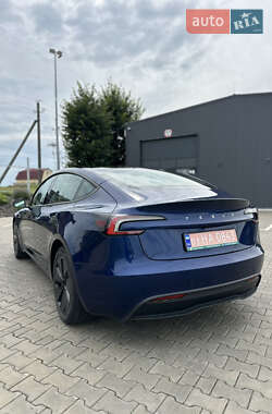 Седан Tesla Model 3 2024 в 