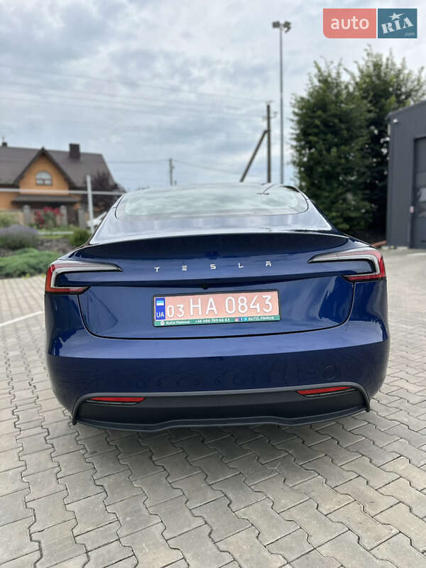 Седан Tesla Model 3 2024 в Луцьку