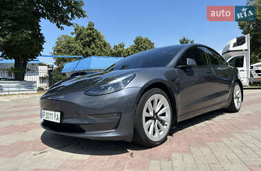 Седан Tesla Model 3 2022 в 