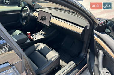 Седан Tesla Model 3 2022 в 