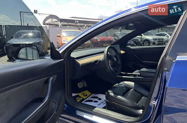 Седан Tesla Model 3 2020 в 