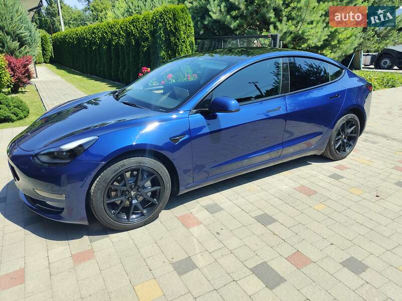 Седан Tesla Model 3 2022 в Рівному
