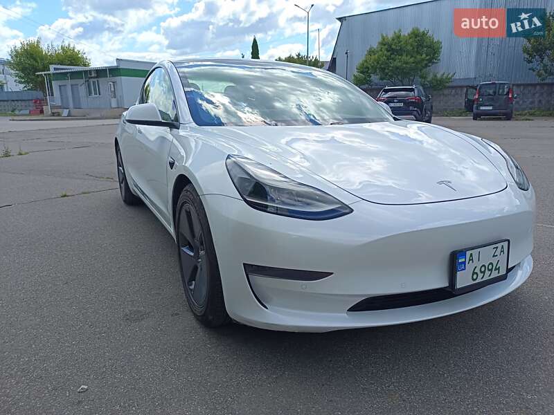 Седан Tesla Model 3 2021 в Броварах