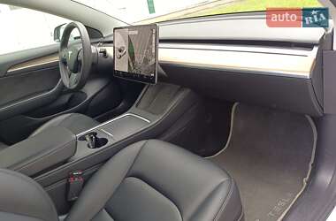 Седан Tesla Model 3 2021 в 