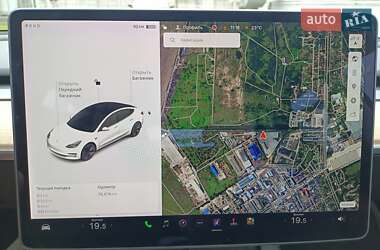 Седан Tesla Model 3 2021 в 