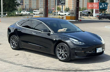 Седан Tesla Model 3 2018 в Києві