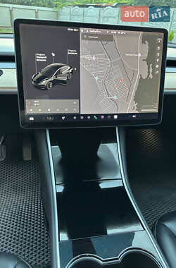 Седан Tesla Model 3 2018 в 