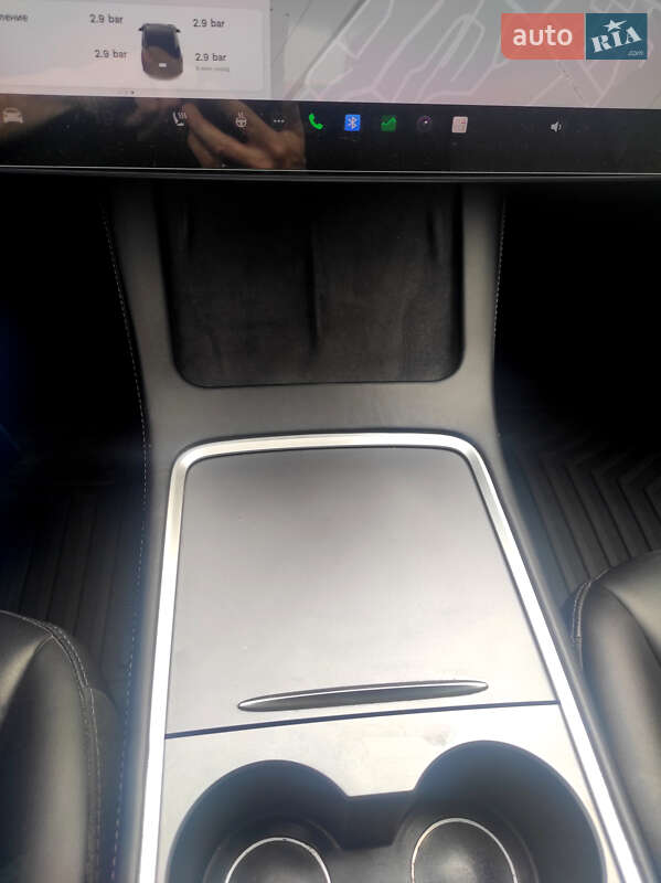 Седан Tesla Model 3 2021 в Львове