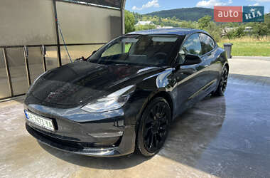 Седан Tesla Model 3 2022 в 