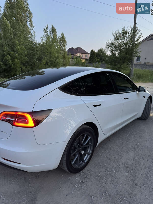 Седан Tesla Model 3 2022 в Каменском