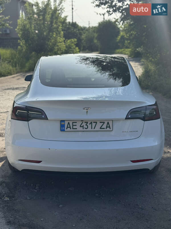Седан Tesla Model 3 2022 в Каменском
