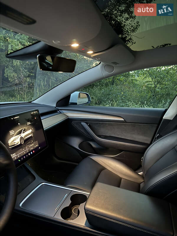 Седан Tesla Model 3 2022 в Каменском